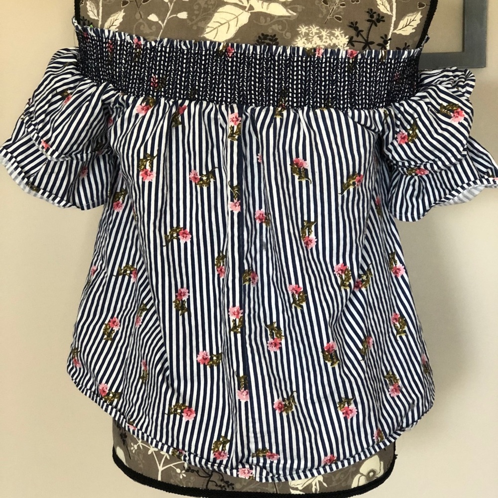 BLUE RAIN off the shoulder shirt - Picture 2 of 3